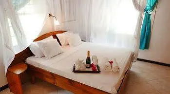 *** מלון אנסה רויאל Kokogrove Chalets סיישל