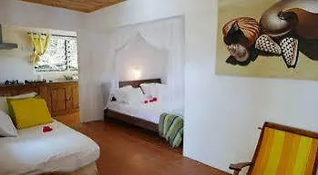 Kokogrove Chalets Anse Royale